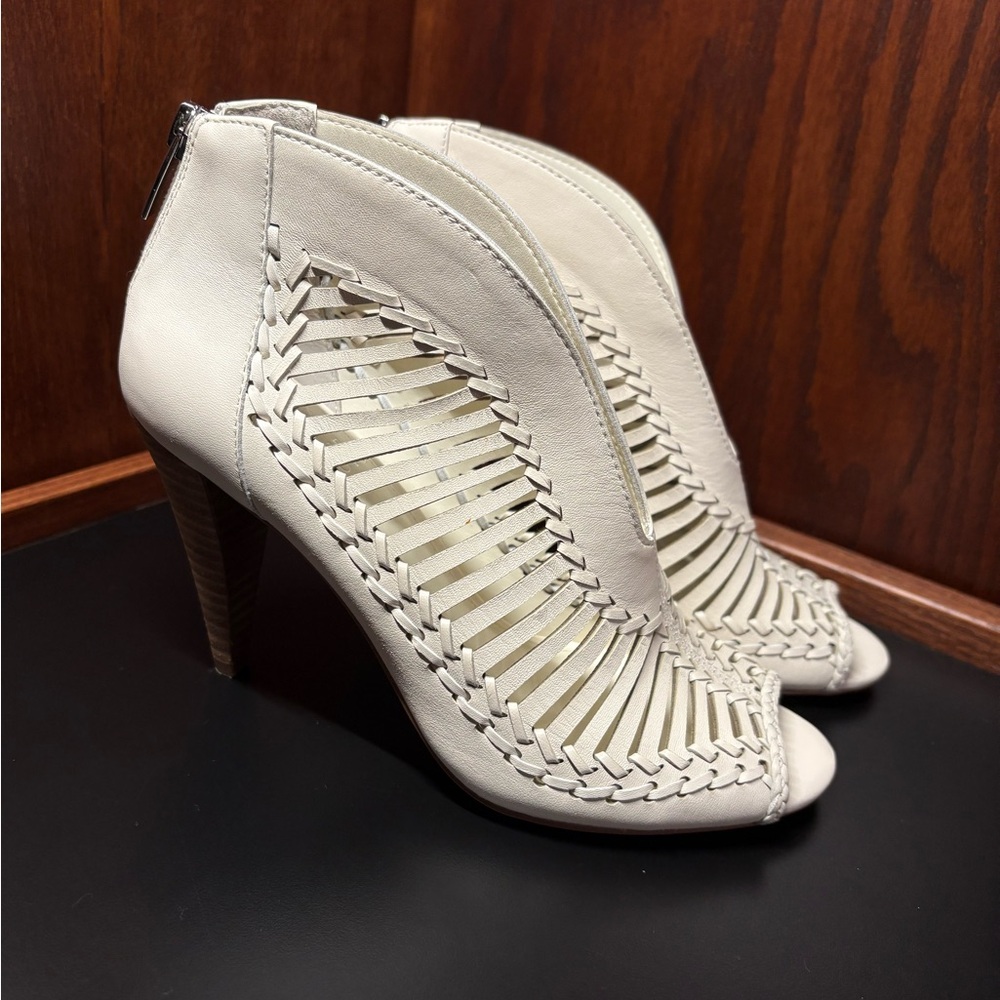 Vince Camuto Ivory/Cream Woven Leather Heeled Boots Size 6.5 Like New